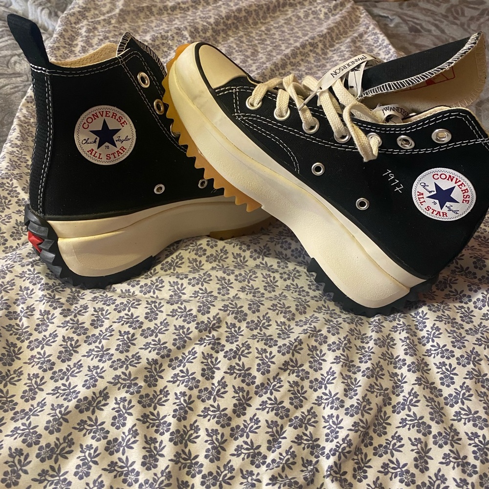 Women Run Star Hike converse! Brand new size Men-4 Women- 5.5
